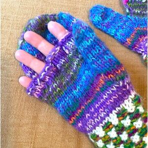 Mittens handmade in Peru